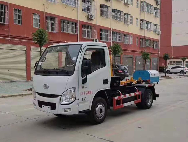 躍進(jìn)小福星國(guó)六車廂可卸式垃圾車